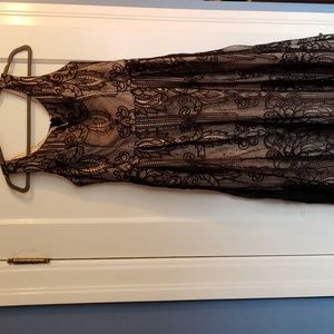 Maxi lace dress
